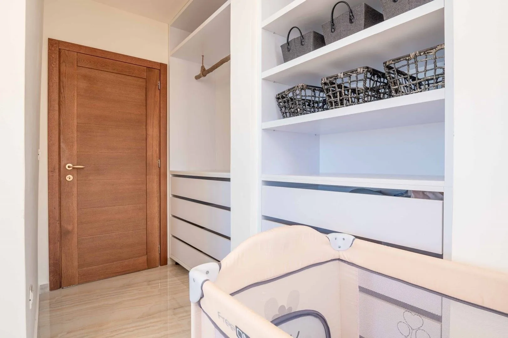 Sale, house, 335m², Blizikuće, Budva