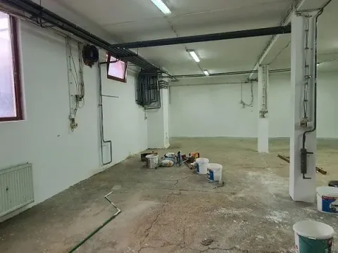 Izdavanje, poslovni prostor, 350m², Mirijevo 1, Mirijevo Sve Podlokacije - image 2
