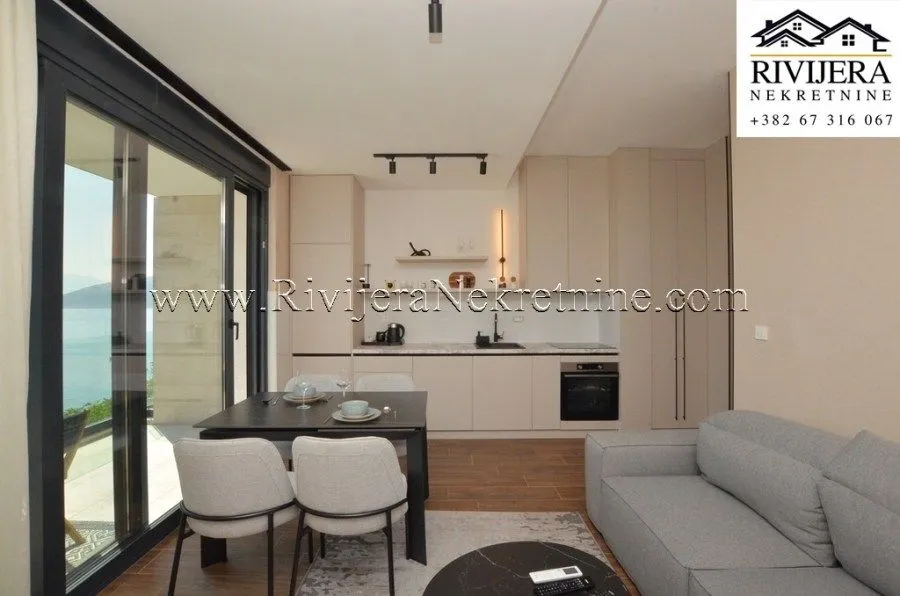 Prodaja, dvosoban stan, 61m², Njivice, Herceg Novi