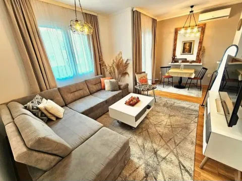 Rent, one bedroom apartment, 53m², Blok 6, Podgorica - image 4