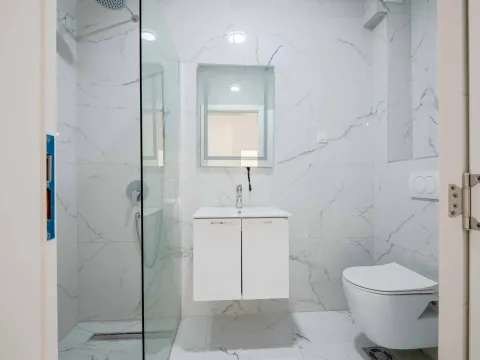 Prodaja, dvosoban stan, 65m², Centar, Bar - image 13