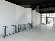 Izdavanje, poslovni prostor, 200m², New City, Podgorica - image 6