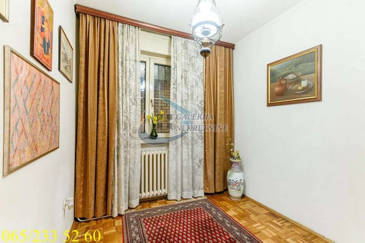 Prodaja, trosoban stan, 73m², Vračar Sve Podlokacije, Beograd
