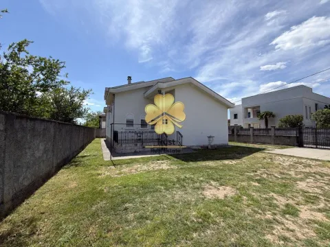Rent, house, 400m², Zlatica, Podgorica - image 3