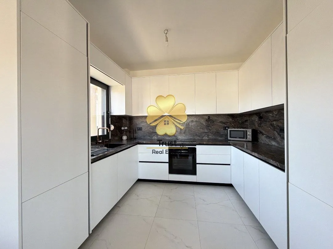 Prodaja, stan, 270m², Gornja Gorica, Podgorica