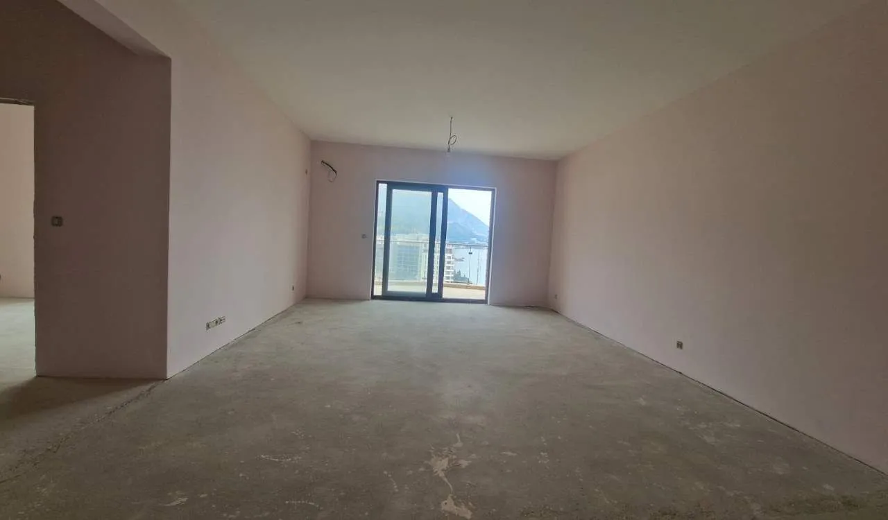 Sale, two bedroom apartment, 146m², Bečići, Budva