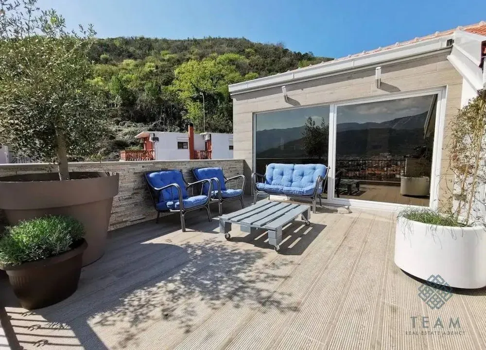 Rent, two bedroom apartment, 100m², Babin Do, Budva