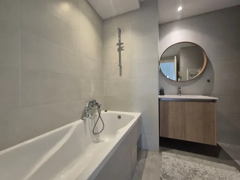 Izdavanje, četvorosoban stan, 88m², Savski Venac, Beograd - image 9