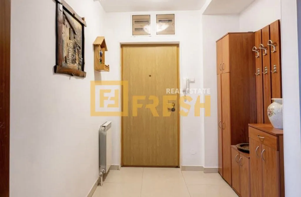 Prodaja, trosoban stan, 184m², Blok 6, Podgorica