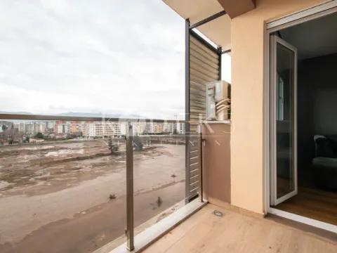 Izdavanje, jednosoban stan, 44m², New City, Podgorica - image 9