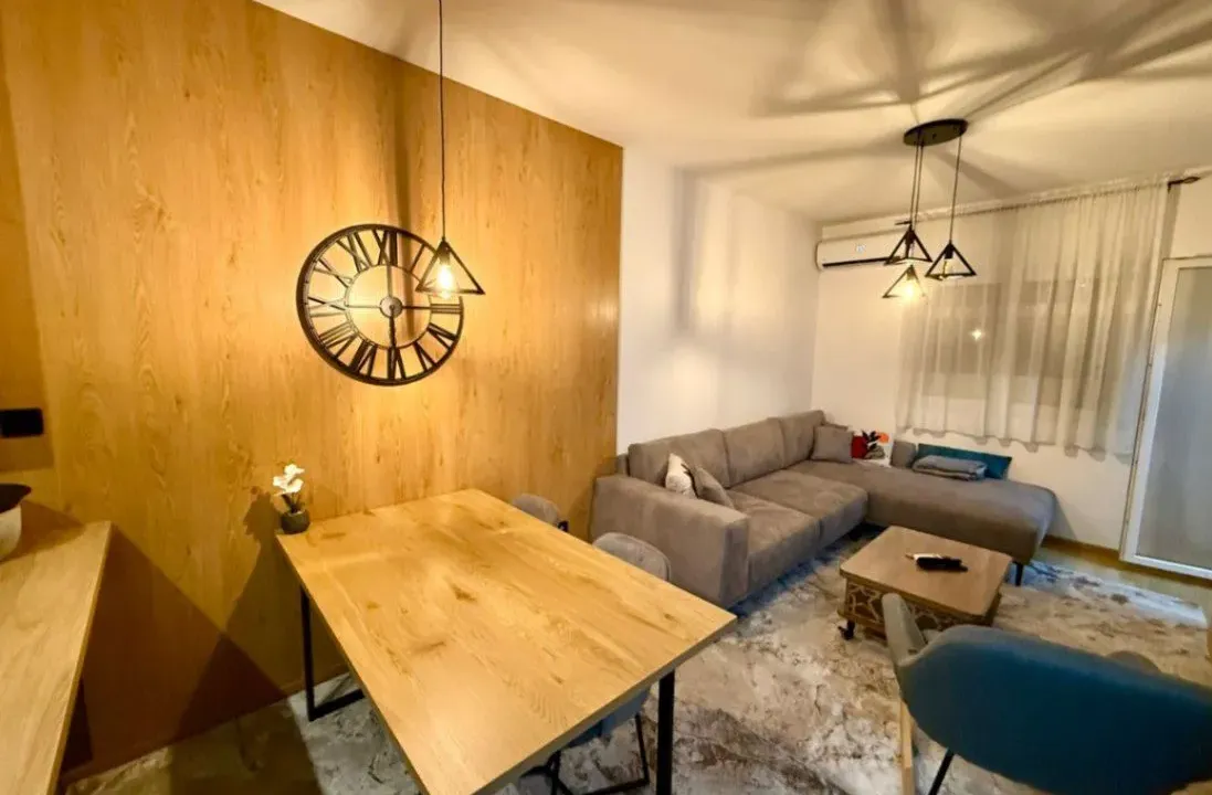 Izdavanje, jednosoban stan, 45m², Pobrežje, Podgorica