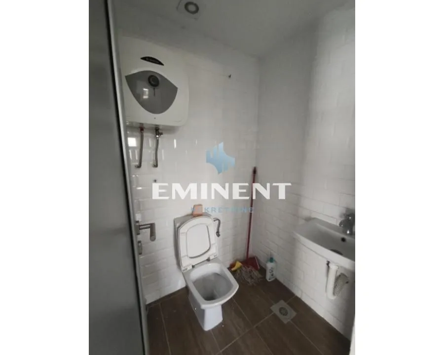 Rent, office space, 290m², Vojvode Vlahovica, Beograd