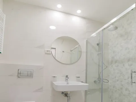 Prodaja, jednosoban stan, 42m², Central Point, Podgorica - image 1