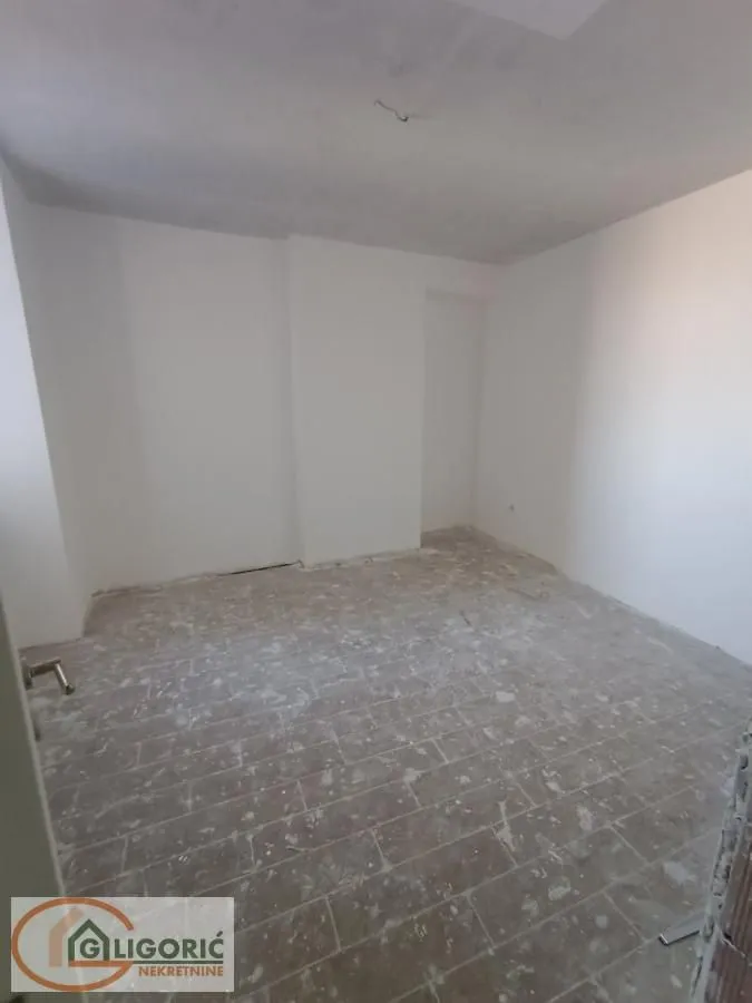 Prodaja, trosoban stan, 81m², Centar, Pančevo