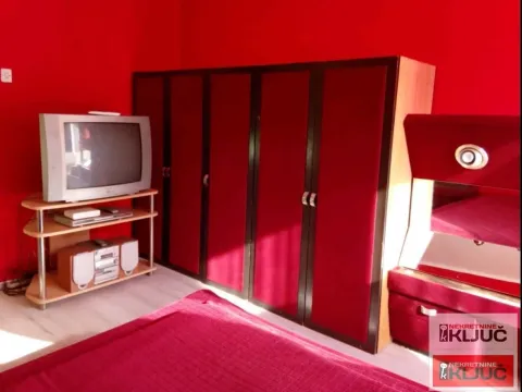 Izdavanje, dvosoban stan, 62m², Centar, Novi Sad - image 7