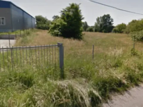 Izdavanje, plac, 1800m², Trebež, Barajevo - image 2