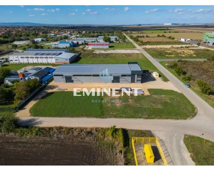 Rent, office space, 1612m², Centar, Inđija
