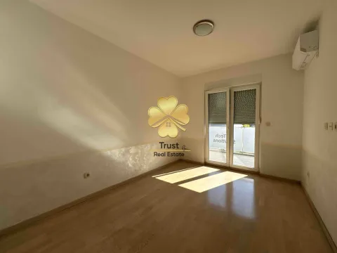 Izdavanje, dvosoban stan, 76m², City Kvart, Podgorica - image 9