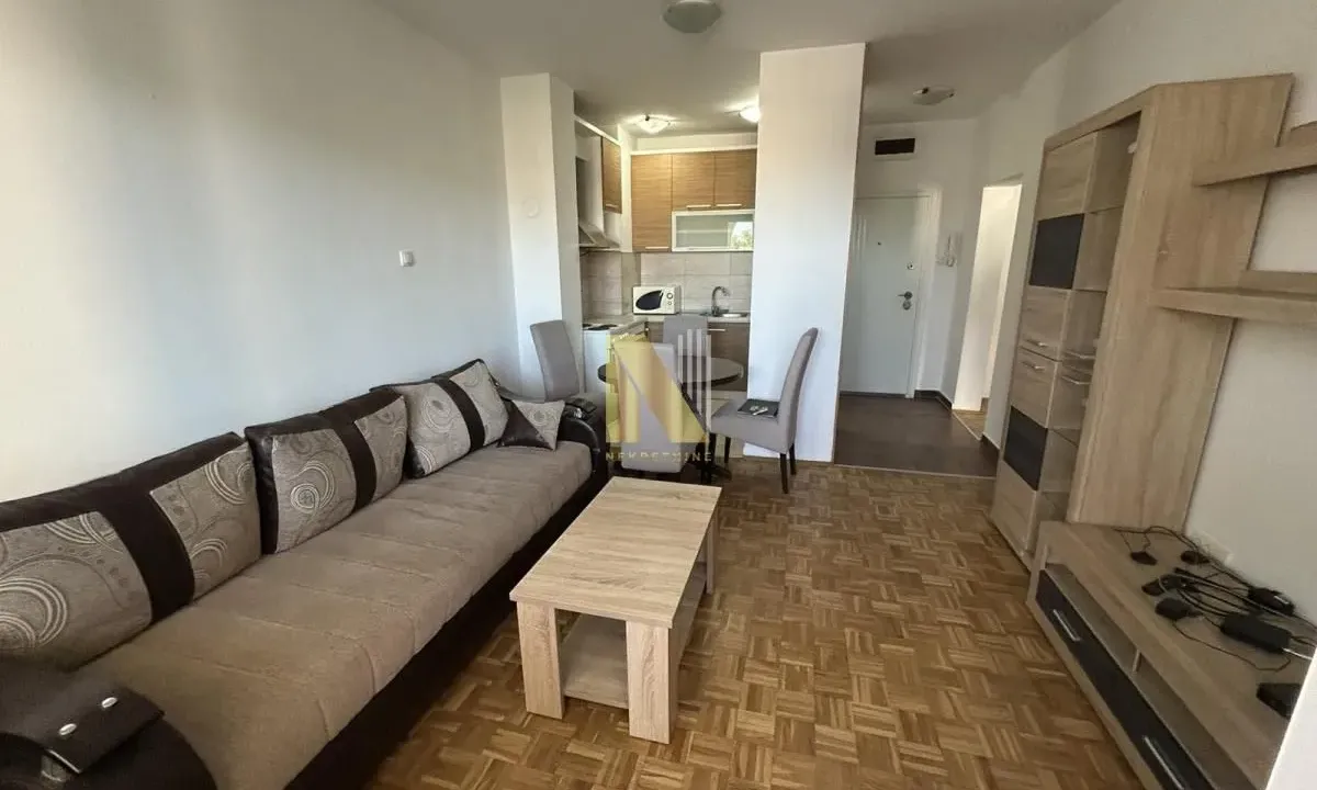 Izdavanje, dvosoban stan, 47m², Sajmište, Novi Sad