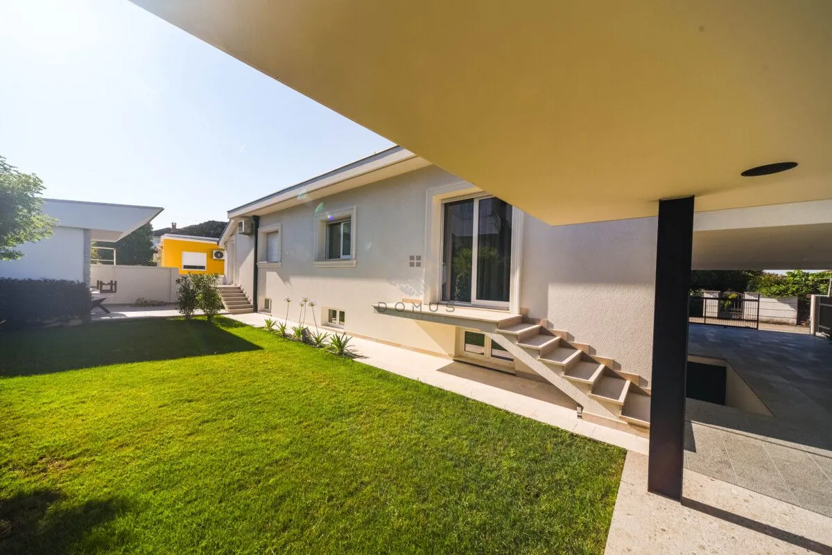 Rent, house, 130m², Masline, Podgorica