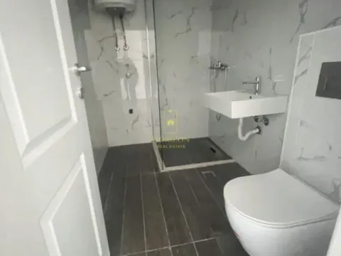 Prodaja, trosoban stan, 90m², Gorica C, Podgorica - image 4