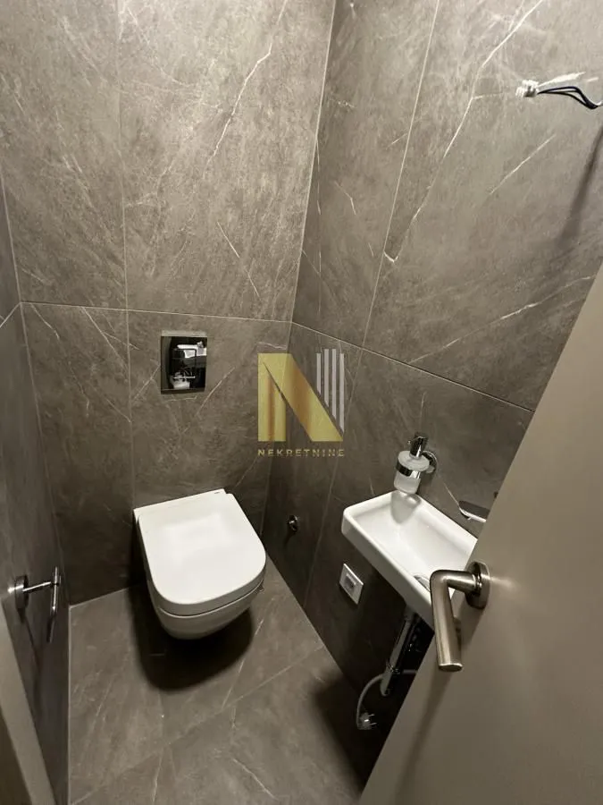 Prodaja, četvorosoban stan, 81m², Salajka, Novi Sad Sve Podlokacije