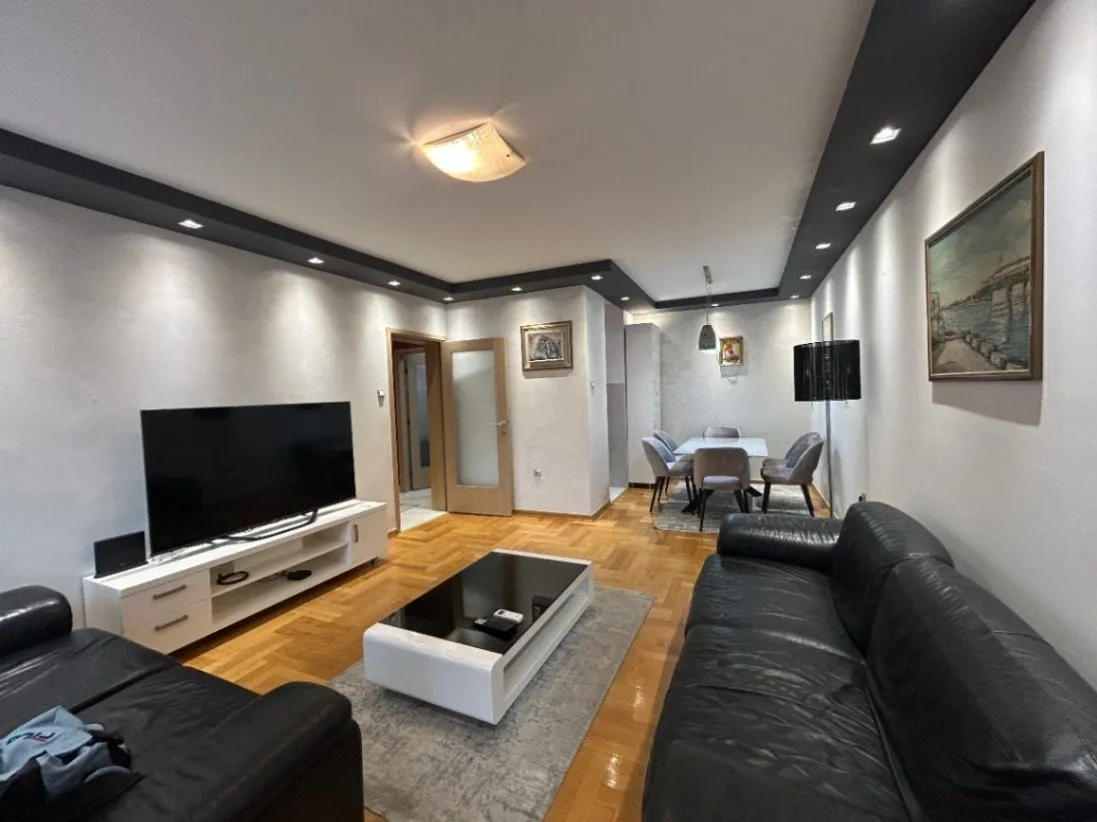 Izdavanje, dvosoban stan, 76m², Preko Morače, Podgorica