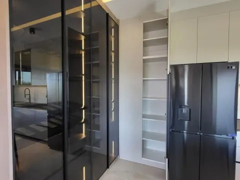 Izdavanje, trosoban stan, 82m², Olimp, Zvezdara Sve Podlokacije - image 8