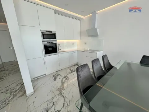 Izdavanje, kuća, 180m², Sremska Kamenica, Petrovaradin - image 5