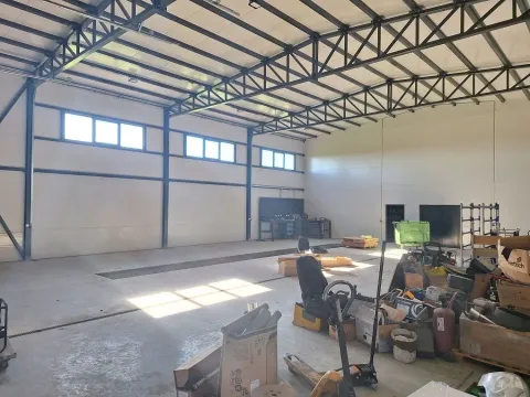 Izdavanje, poslovni prostor, 450m², Zemun Sve Podlokacije, Beograd