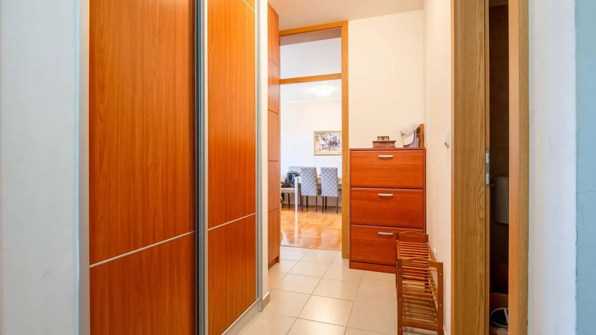 Prodaja, dvosoban stan, 69m², Centar, Bar