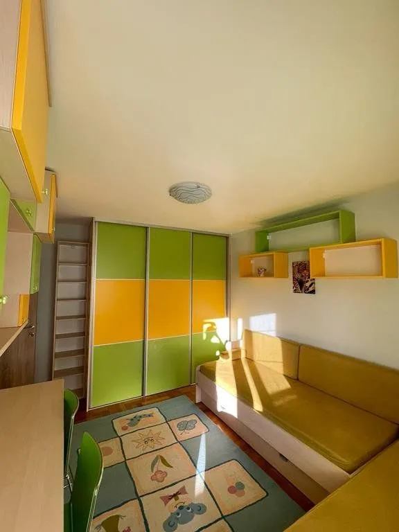 Izdavanje, dvosoban stan, 73m², Stari Aerodrom, Podgorica