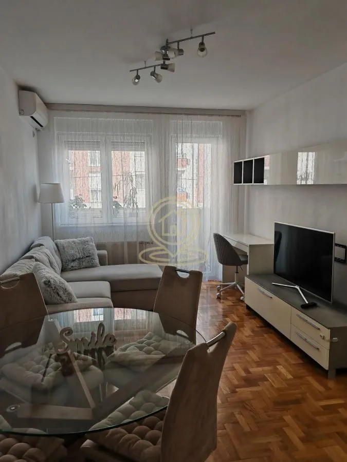 Izdavanje, dvosoban stan, 42m², Nova Detelinara, Novi Sad Sve Podlokacije