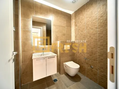 Prodaja, trosoban stan, 104m², Stari Aerodrom, Podgorica - image 16