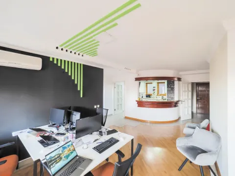 Sale, five bedroom apartment, 221m², Vračar Sve Podlokacije, Beograd - image 10