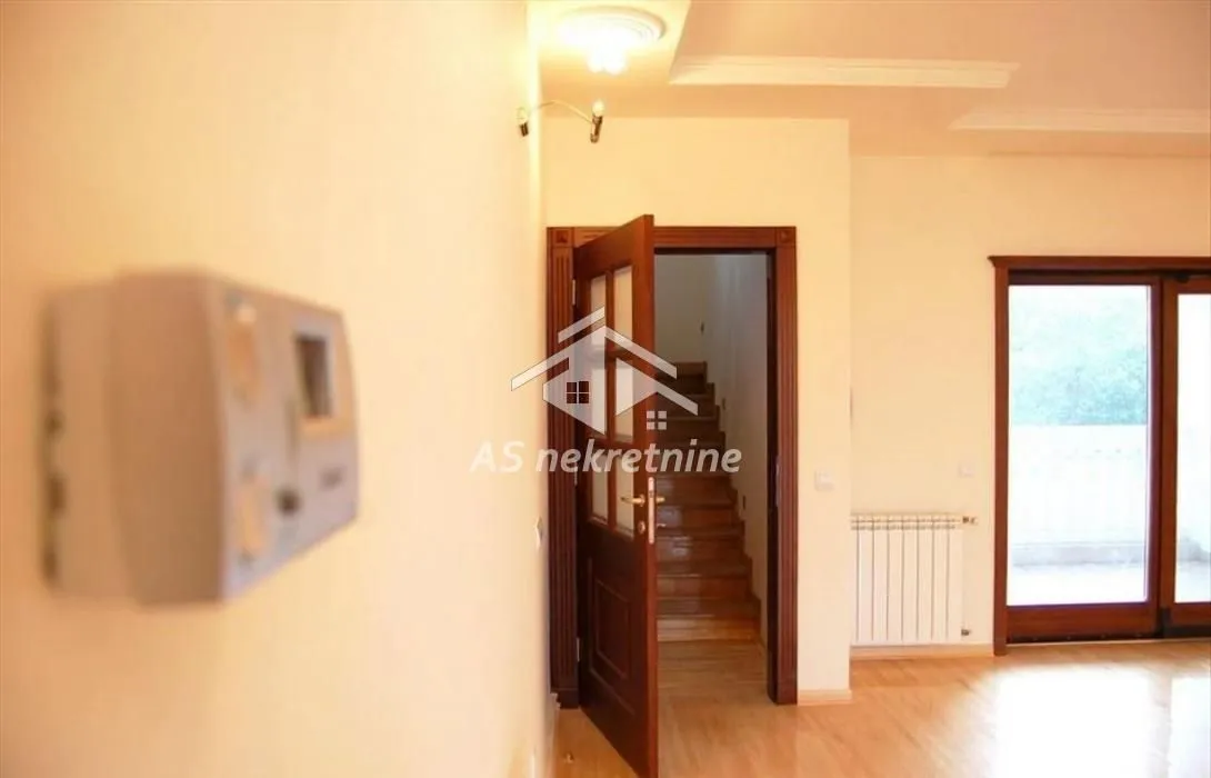 Rent, apartment, 250m², Savski Venac, Beograd