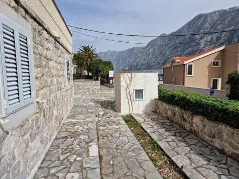 Prodaja, dvosoban stan, 76m², Prčanj, Kotor - image 11