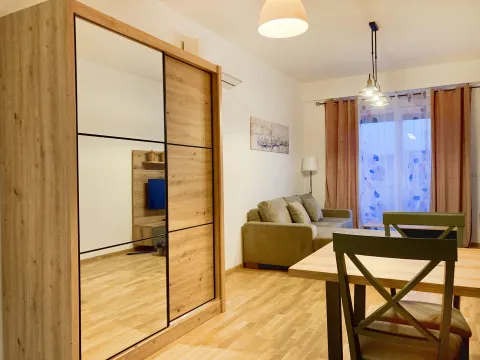 Prodaja, jednosoban stan, 46m², Centar, Bar - image 1