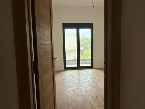 Sale, one bedroom apartment, 51m², Polje, Bar - image 3