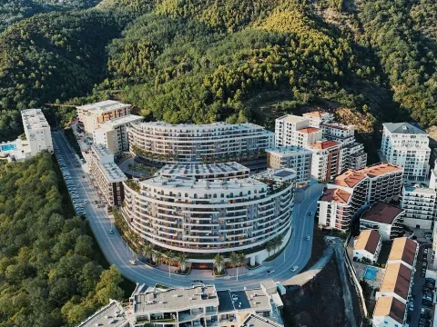 Prodaja, garsonjera, 44m², Bečići, Budva - image 1