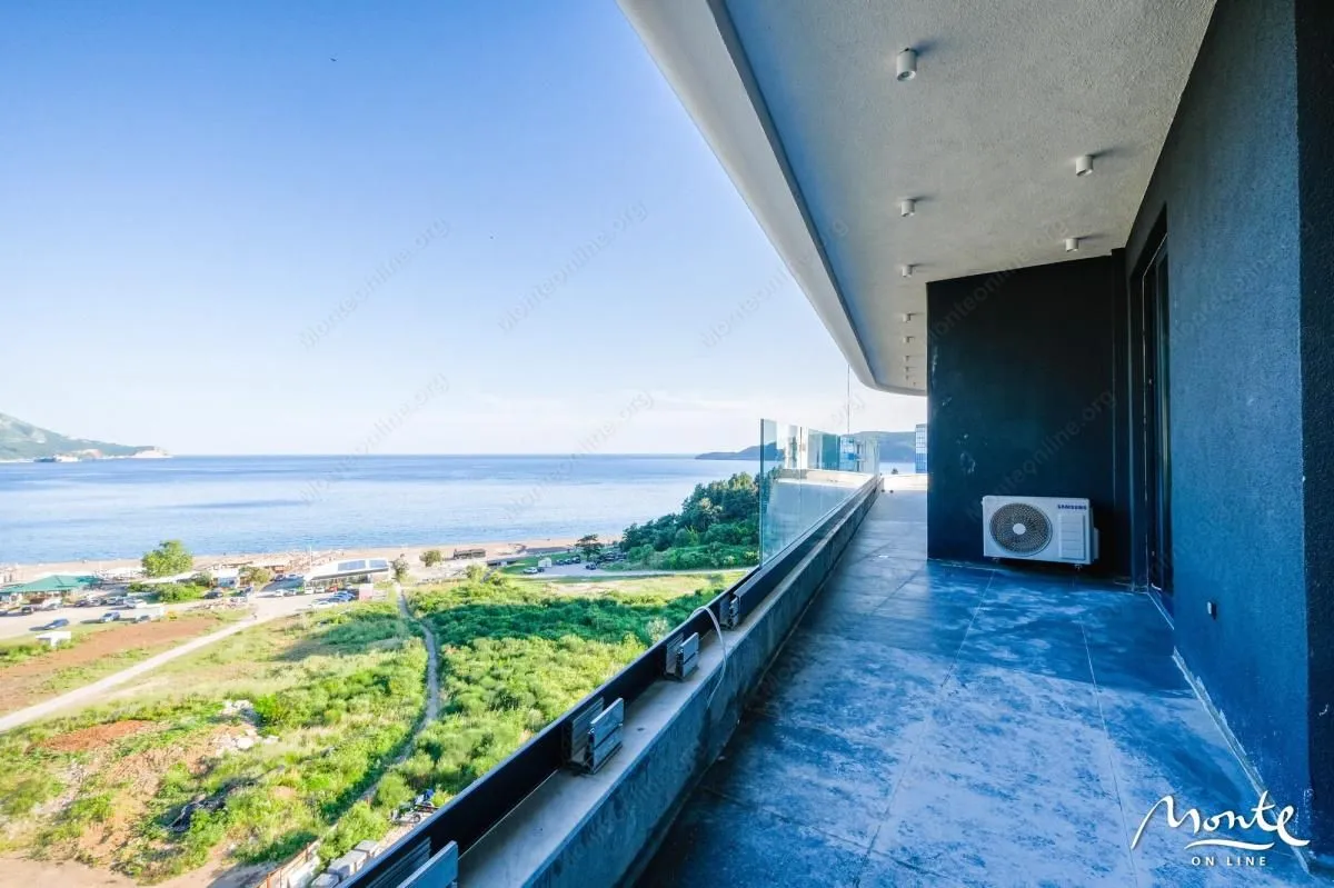 Sale, three bedroom apartment, 190m², Bečići, Budva