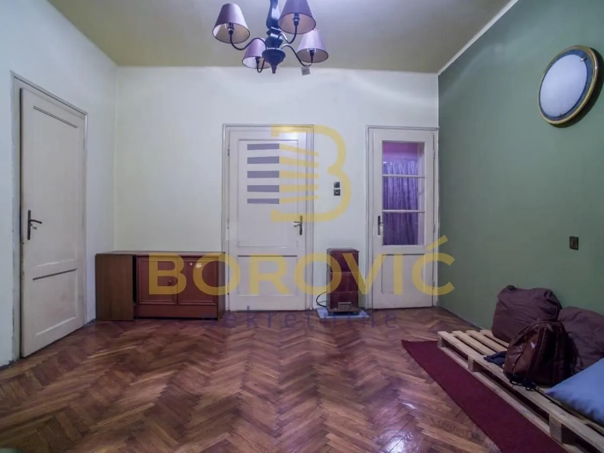 Prodaja, trosoban stan, 95m², Kalenić Pijaca, Vračar Sve Podlokacije