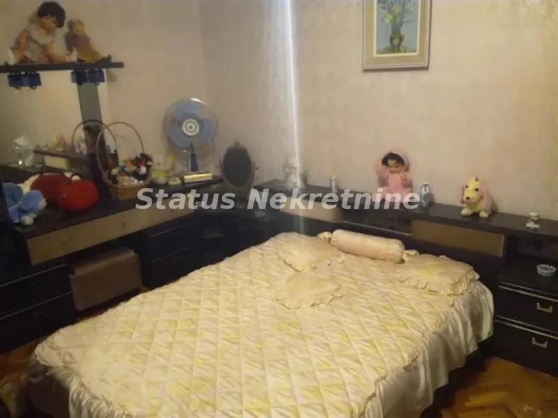 Prodaja, kuća, 300m², Futog, Novi Sad Sve Podlokacije