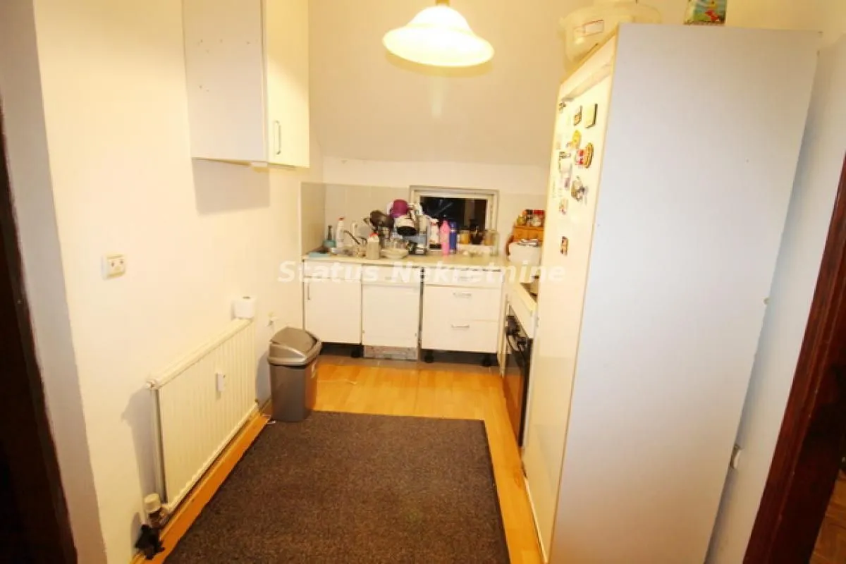 Prodaja, kuća, 429m², Vidovdansko naselje, Novi Sad Sve Podlokacije