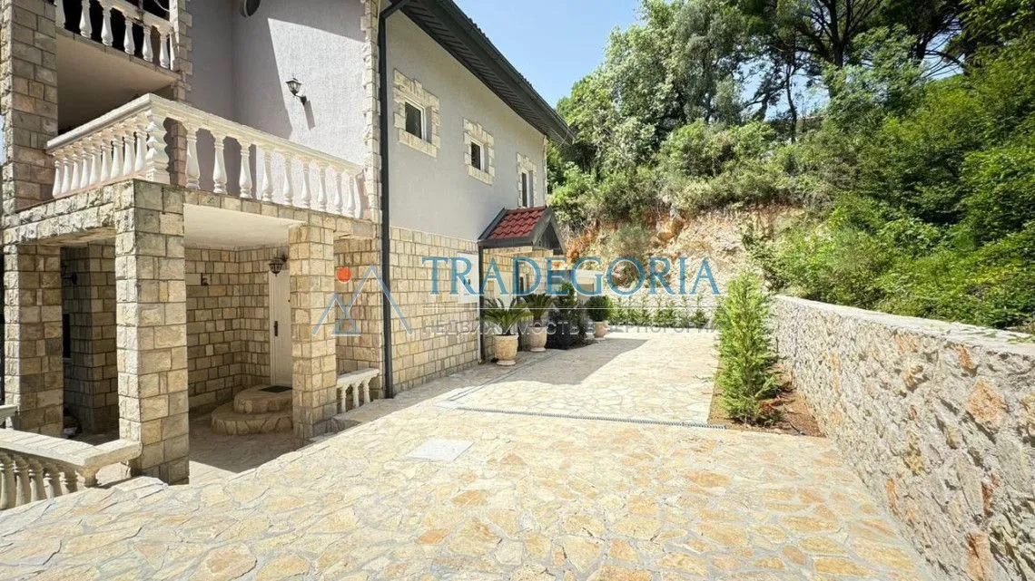 Prodaja, kuća, 320m², Bar, Crna Gora