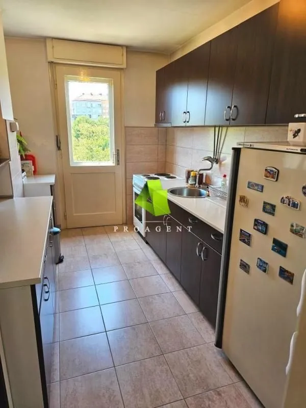 Prodaja, trosoban stan, 75m², Medijana, Niš