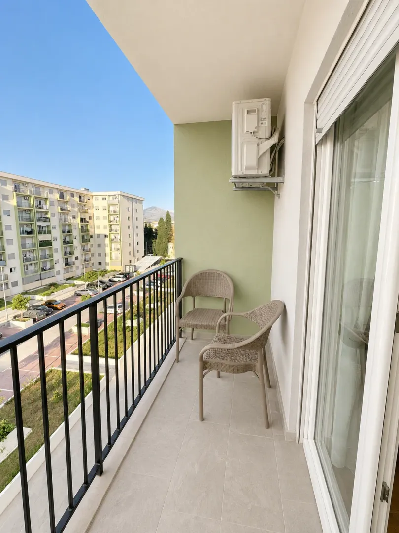 Izdavanje, dvosoban stan, 61m², Pobrežje, Podgorica