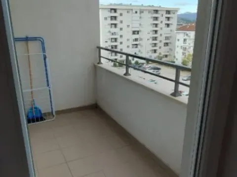 Izdavanje, jednosoban stan, 48m², Stari Aerodrom, Podgorica - image 6