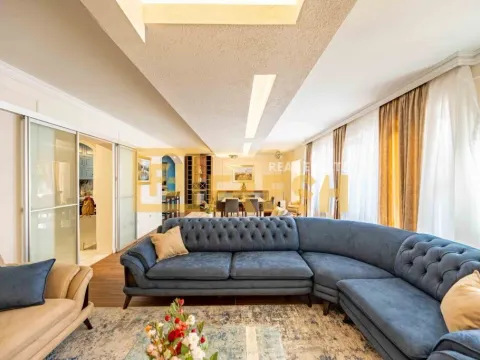 Prodaja, trosoban stan, 202m², Gorica C, Podgorica - image 8