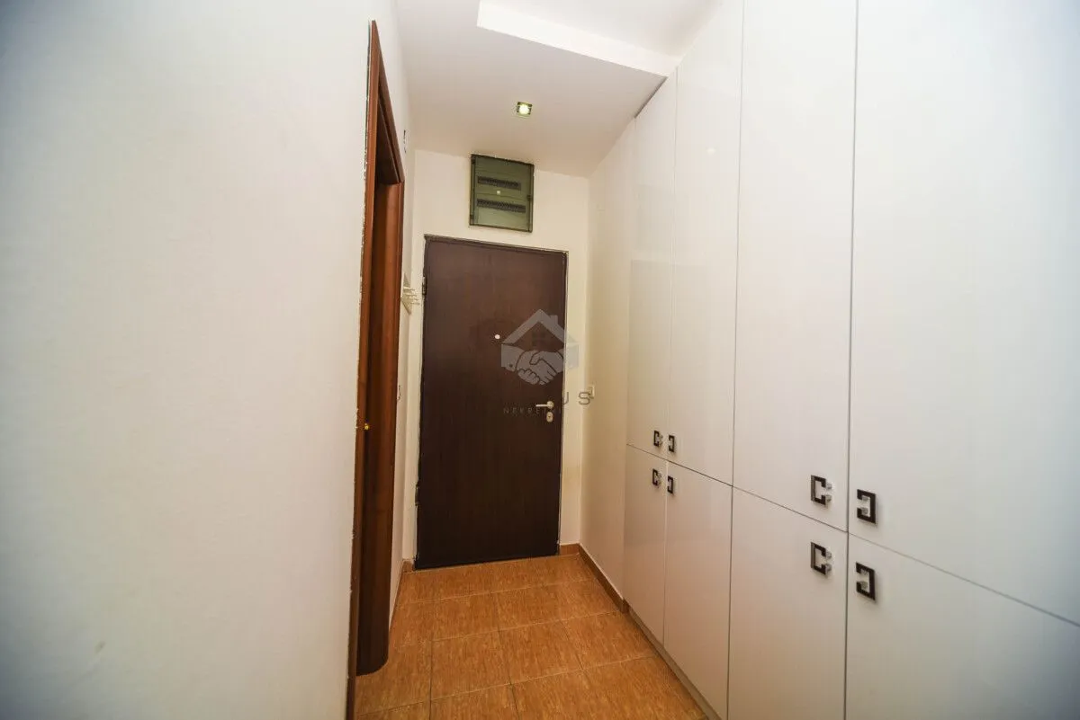 Rent, three bedroom apartment, 93m², City Kvart, Podgorica
